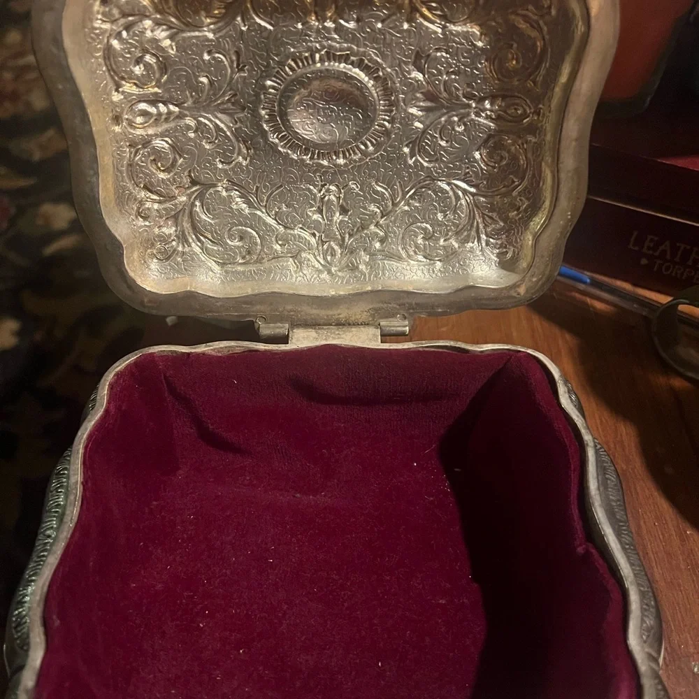 Godinger Trinket Jewelry Box Silver Plate Red Velvet Lining Vintage Victorian - Picture 2 of 3